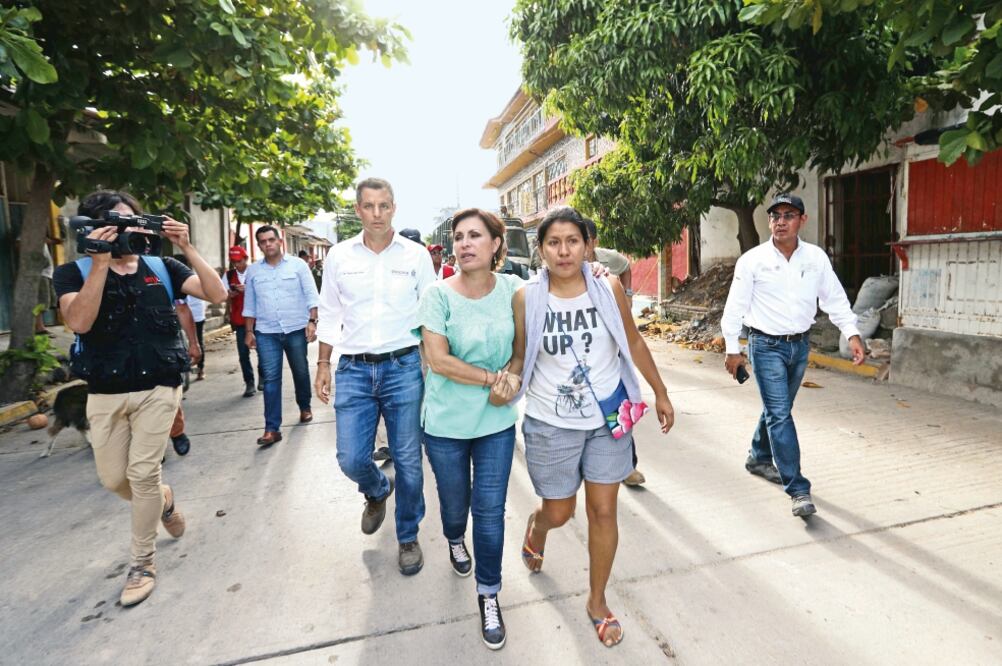 Rosario Robles informó que en el primer día de recorridos por zonas afectadas por el movimiento telúrico se contabilizaron daños en 12 mil 500 casas. (VALENTE ROSAS. EL UNIVERSAL)