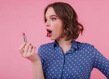 Cómo quitar las manchas de maquillaje en la ropa