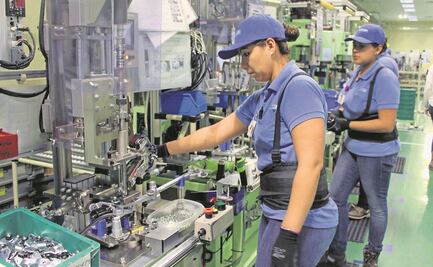 Por inflación, salarios en las fábricas caen 1.6%