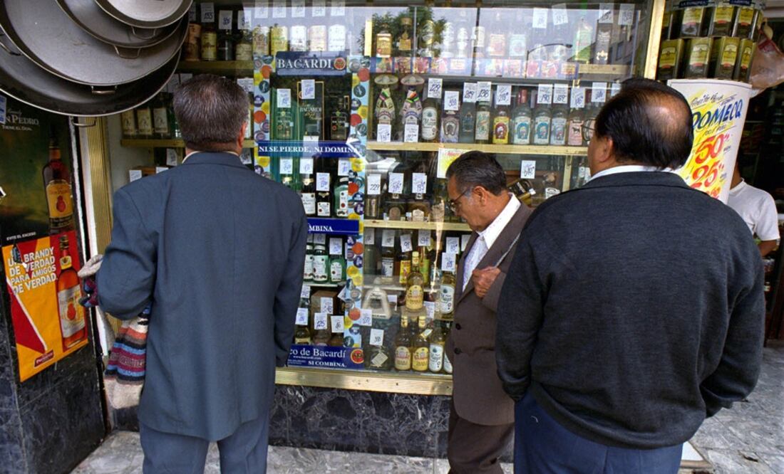 Serán retirados todos los puestos que expendan cerveza, pulque o licores sin el permiso correspondiente. Foto: Archivo