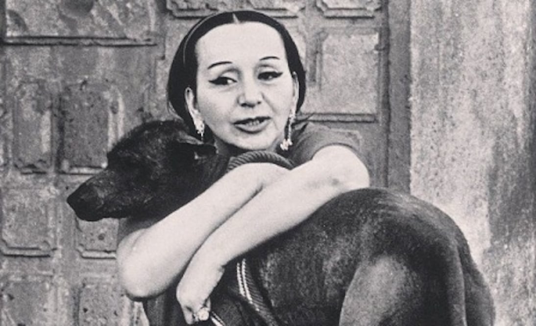 Jorge Salinas y Dolores Olmedo Patiño, en un día como hoy 