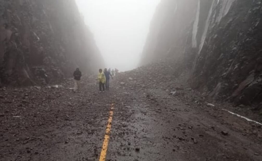 Lluvias torrenciales tienen a Sonora bajo el agua; activan protocolos de emergencia