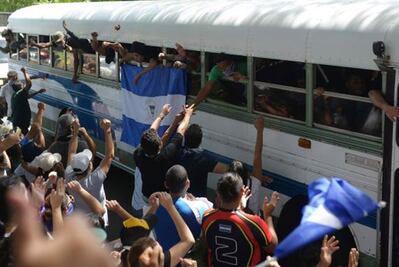 Estudiantes salen de iglesia sitiada por policías en Nicaragua; hay dos jóvenes muertos