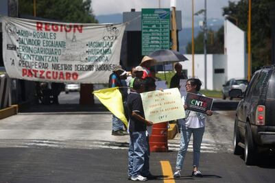 Concluye CNTE movilizaciones en Autopista Siglo 21; liberan caseta