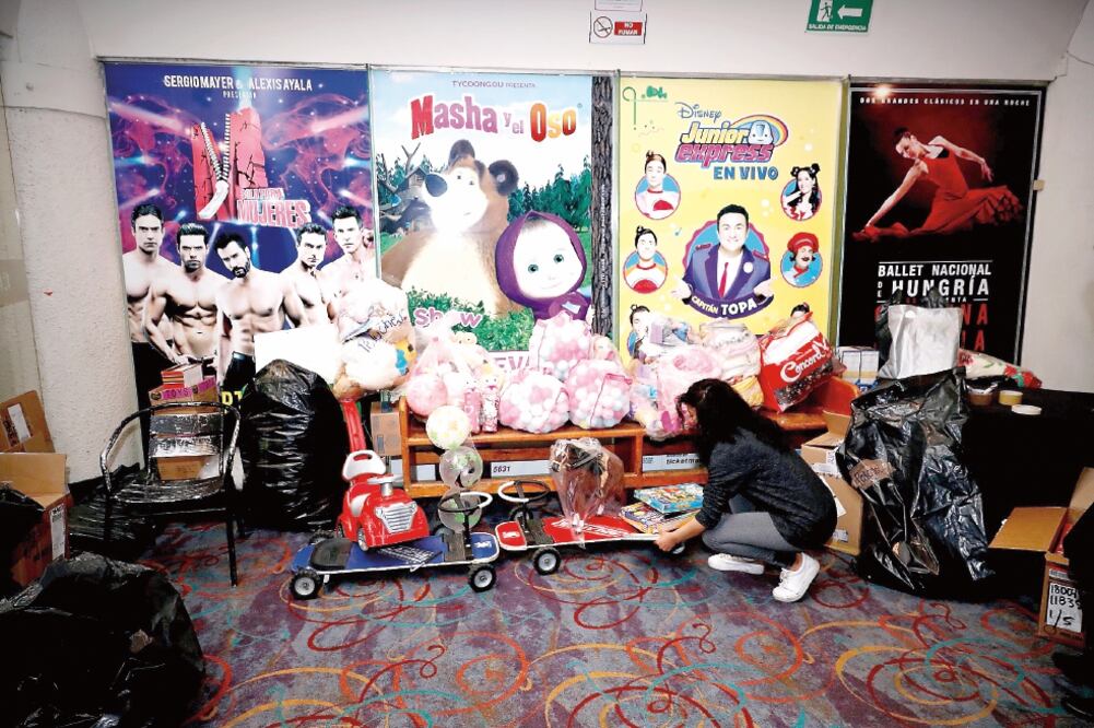 El acopio está abierto a actores y público en general en el Centro Cultural, ubicado en avenidas Cuauhtémoc y Chapultepec (YADIN XOLALPA. EL UNIVERSAL)