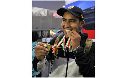 Policías capitalinos obtienen bronce en Remo Paralímpico