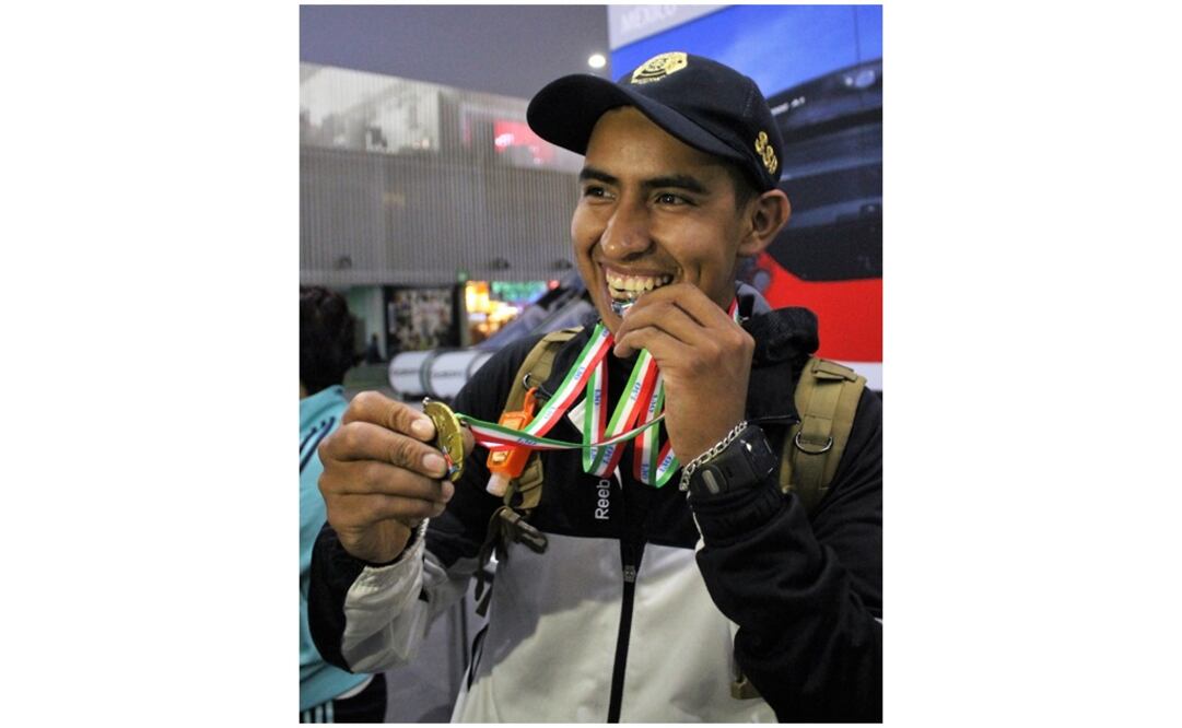 Pablo tiene seis años de experiencia como parte de la policia de tránsito y está clasificado ante el Comité Paralímpico y la Federación Mexicana de Remo.(Fotografía: Especial)