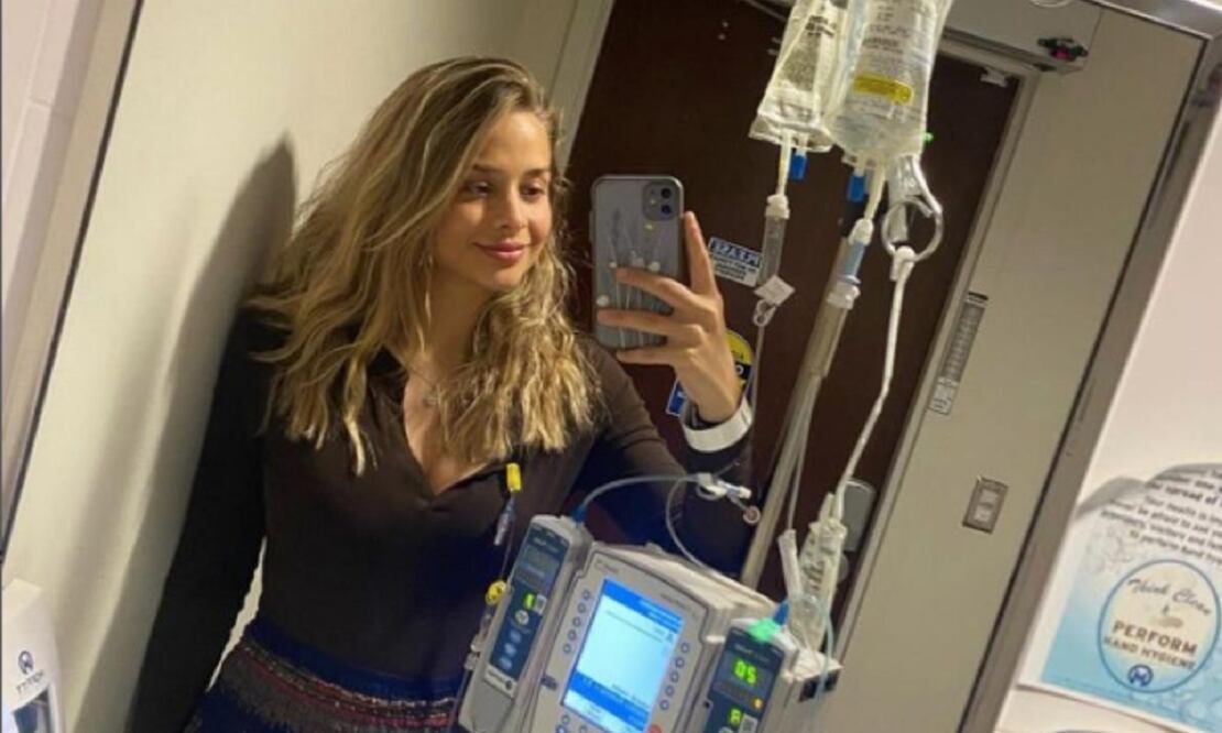 Bailey McBreen tiene 24 años y es enfermera. Sufría eructos frecuentes y decidió consultar al médico. FOTO: Instagram @ baileymcbreen