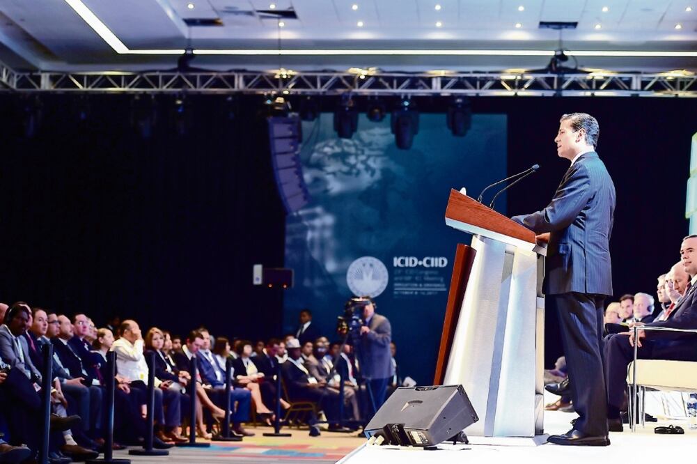 Al participar en el 23 Congreso Internacional de Riego y Drenaje, el presidente Enrique Peña Nieto sostuvo que , México está de pie gracias a la fortaleza de las instituciones nacionales (PRESIDENCIA)