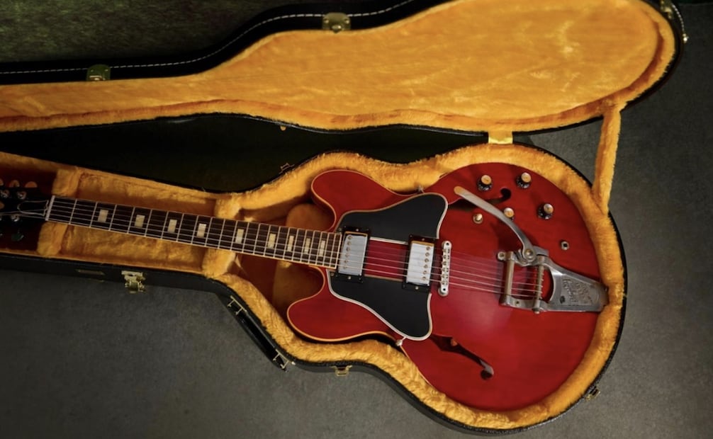 Fotografía cedida por Gibson que muestra una réplica de una de las guitarras del argentino Gustavo Cerati, vocalista del grupo de rock en español Soda Stereo, lanzada por Gibson Custom en colaboración con sus herederos para honrar la memoria del fallecido músico.
EFE/ Gibson.