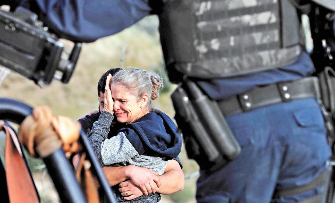 Las autoridades federales no han mencionado a la familia LeBarón los derechos a los que tiene acceso como víctima en materia de asesoría legal y de acompañamiento, tras el ataque en Bavispe, Sonora, denunció Adrián. ARCHIVO AP