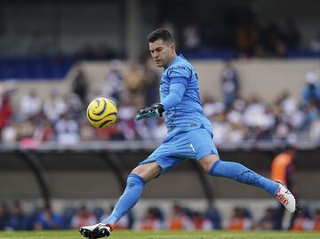 Julio González, portero de Pumas, sufre accidente automovilístico saliendo de Cantera