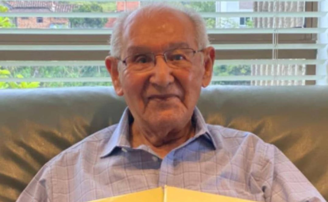 Lucio Chiquito Caicedo es de Colombia, tiene 104 años y durante la cuarentena decidió cumplir su mayor tarea pendiente: presentar su tesis doctoral en ingeniería hidráulica. Foto: La Vanguardia