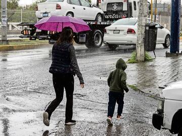 Onda tropical 19 y monzón mexicano causarán fuertes lluvias y descargas eléctricas en gran parte del país