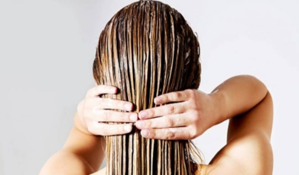 Tips y peinados para combatir el frizz en días lluviosos