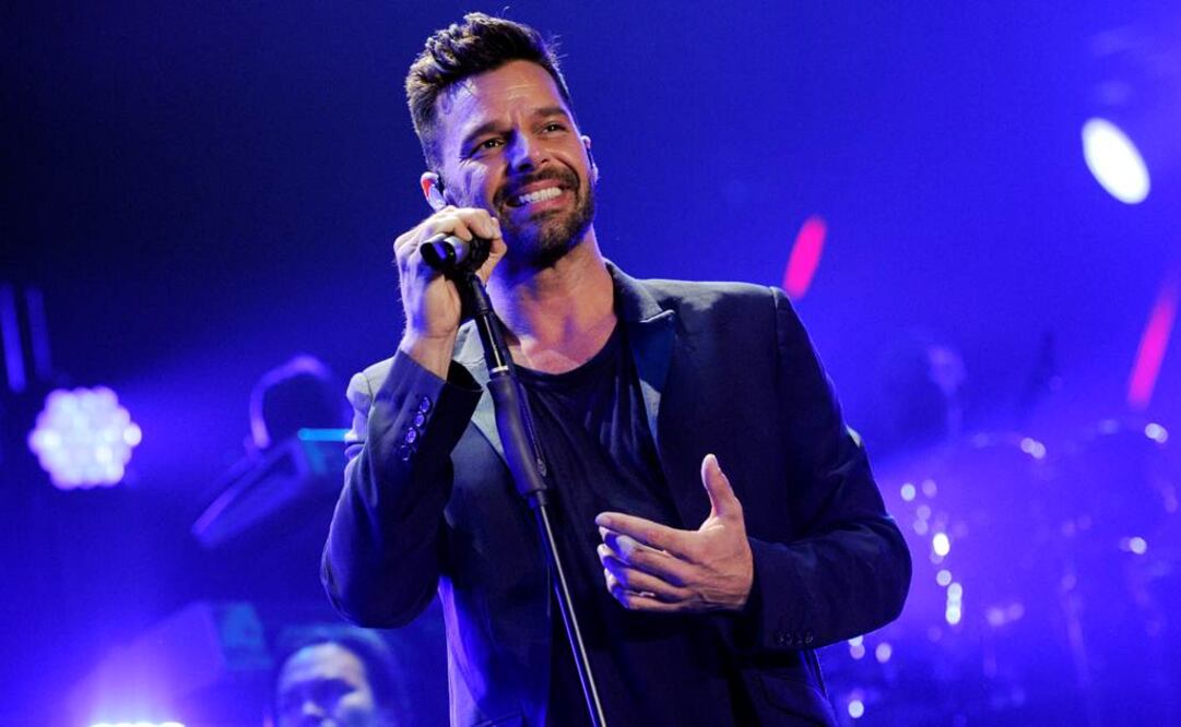 Por primera vez, el cantante puertorriqueño presentará tres de sus canciones más conocidas -"Fuego de noche, nieve de día", "Tu recuerdo" y "Disparo al corazón"- en formato sinfónico. FOTO: AP