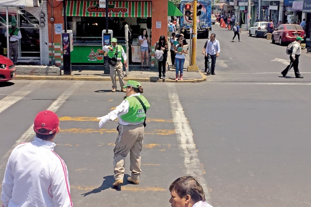 En el municipio los habitantes dedican 5 horas para trasladarse, por lo que estos 30 ciudadanos ayudarán en labores viales, haciendo evaluaciones de las avenidas más transitadas, cruceros peligrosos y semáforos que no funcionan (EMILIO FERNADEZ)