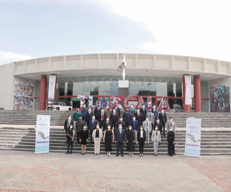 Con medidas de sana distancia, campeones de oratoria de los estados participaron en el Foro de Reflexión e Ideas, organizado por el Instituto Global de Comunicación y Expresión Pública. Foto: Vania Delgado