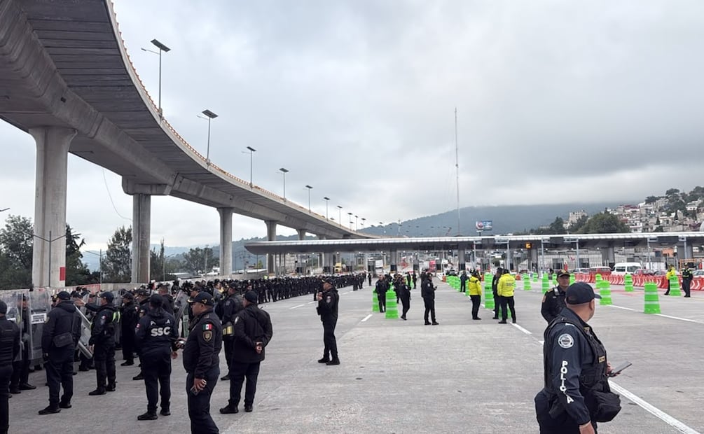 Policías en caseta de Tlalpan. Foto: Especial