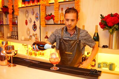 Un bar "efímero" inspirado en la ofrenda de muertos