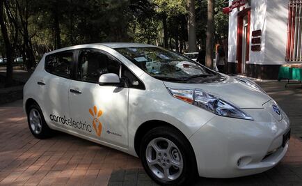 Nissan baja precio de sus autos eléctricos