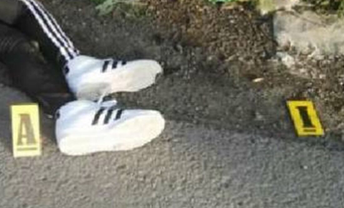 El cuerpo quedó tendido sobre la autopista. Fotografía: Especial