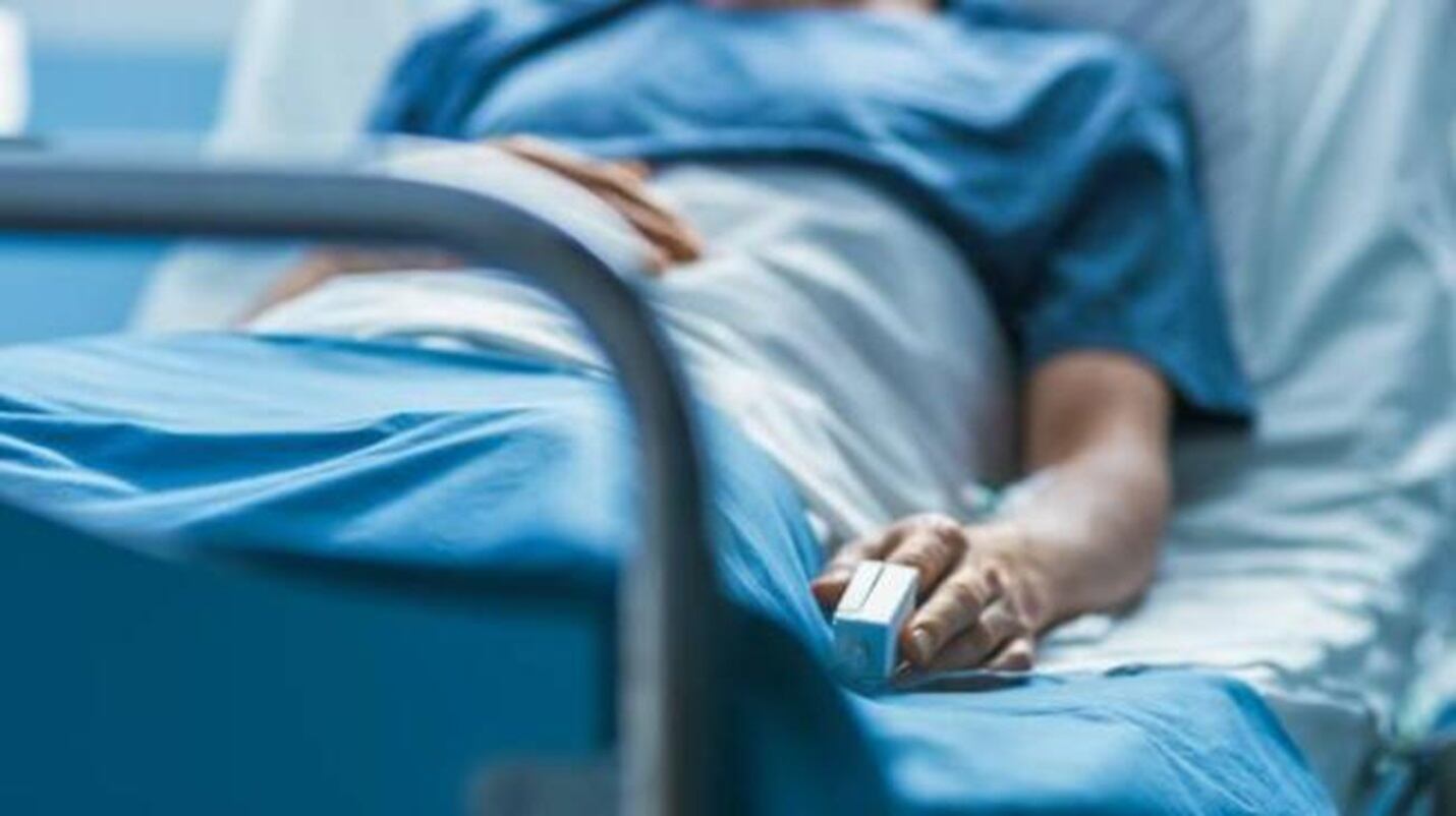 女性は「吸血鬼病」に苦しんでいます。それは本当だ、ニンニクは彼女を殺す可能性がある