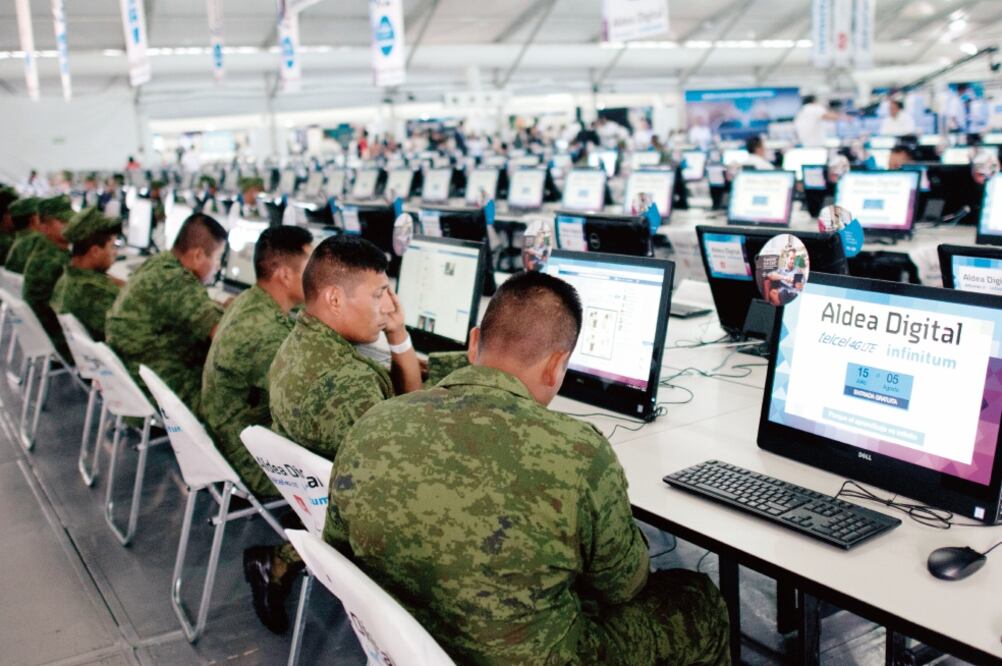 El evento durará 22 días e incluirá 30 talleres y 80 conferencistas; 5 mil computadoras y tabletas para préstamo, además de la posibilidad de conectarse a internet a 100 gigabits, equivalente a un millón de personas jugando en línea (DIEGO SIMÓN SANCHEZ.)