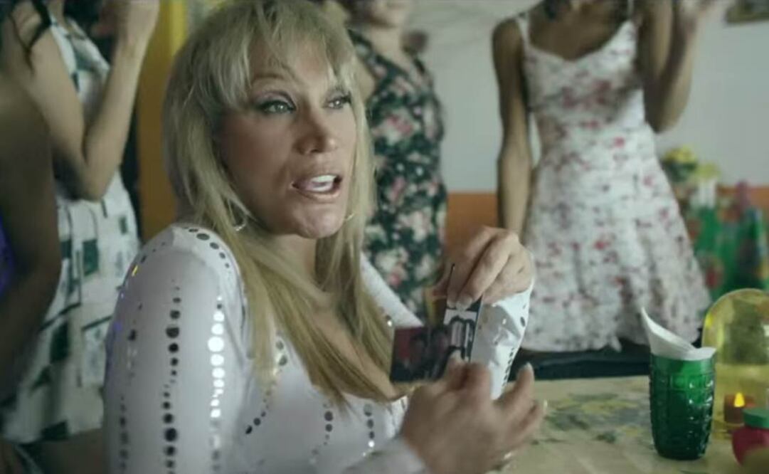 En el video de Venegas “La tesorito” muestra sus dotes de baile y sensualidad junto a un acordeonista. (FOTO: YouTube)