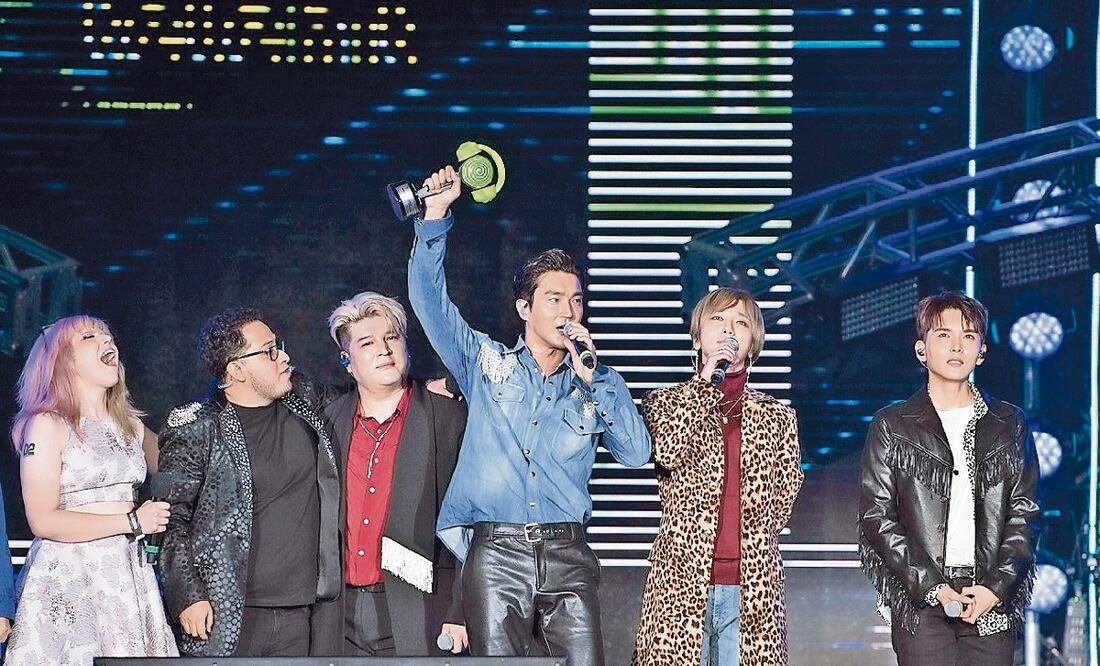 La banda surcoreana recibió un reconocimiento de parte del canal. Foto: TELEVISA