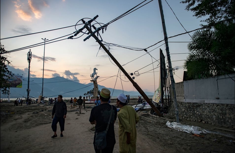 El fuerte temblor se sintió a cientos de kilómetros de distancia y apenas se tienen noticias de fallecidos en Donggala, una región al norte de Palu donde al menos una persona murió el viernes. Foto: AFP