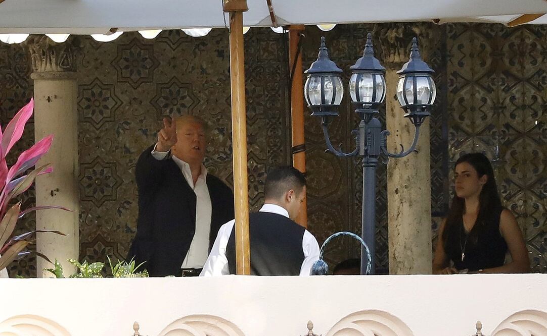 Donald Trump, presidente electo de EU, se reunió con Carlos Slim en un restaurante de Florida (Foto: Reuters)