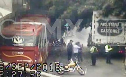 Suspenden servicio en estación Durango del Metrobús por caída de un árbol