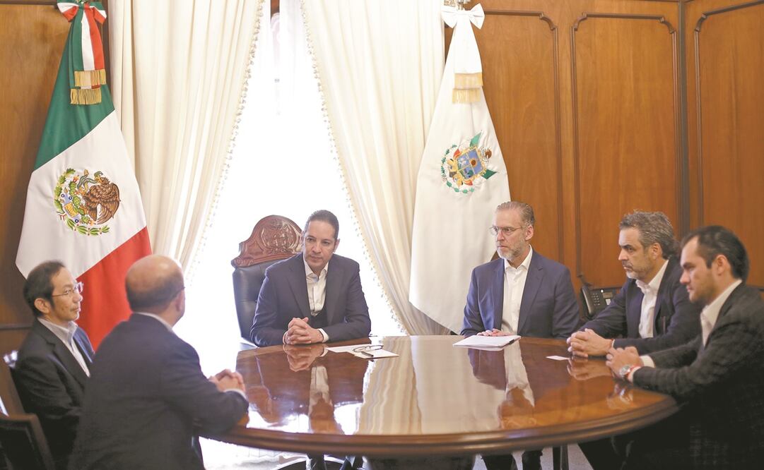 El gobernador Francisco Domínguez Servién destacó la decisión de la empresa Hitachi de ampliar sus operaciones en el estado, por medio de una nueva planta que generará 600 nuevos empleos de alta especialización. Foto: Especial