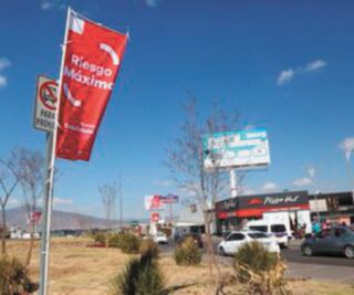 Instalan banderas rojas en Morelia por alto riesgo Covid