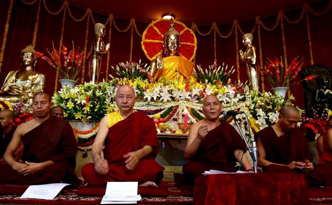 Miles de budistas celebraron hoy en Nepal, cuna de Buda, el aniversario del nacimiento de "El iluminado".
