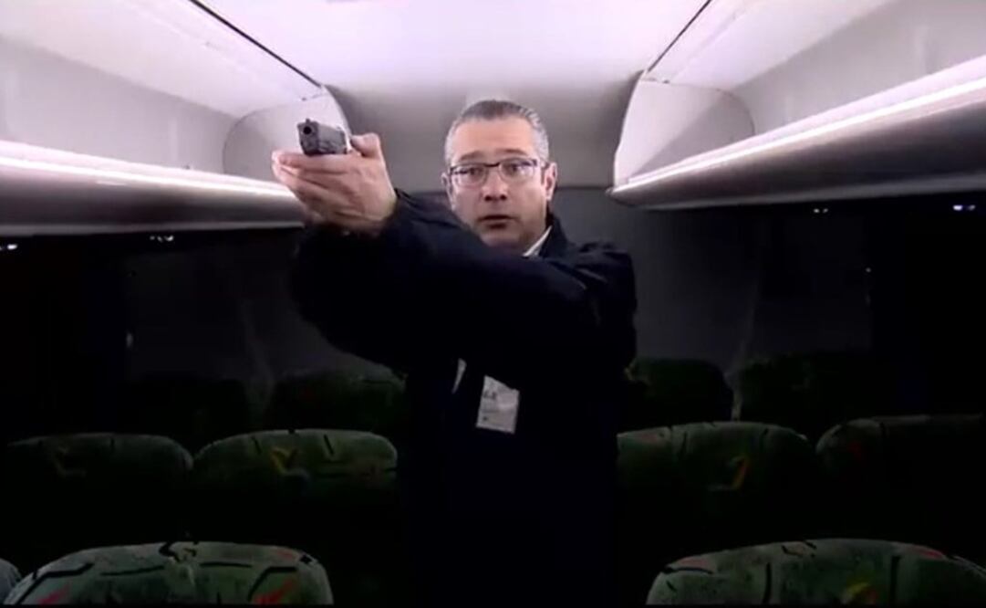 Titular de la Procuraduría del Edomex, Alejandro Jaime Gómez, explicando la teoría del caso. FOTO: tomada del video