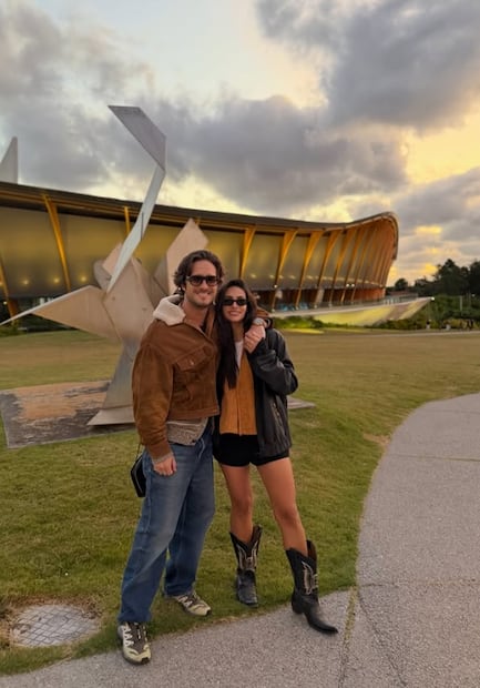 Diego Boneta y Renata Notni en febrero de 2025; el actor compartió fotos con su novia de viaje en Uruguay.