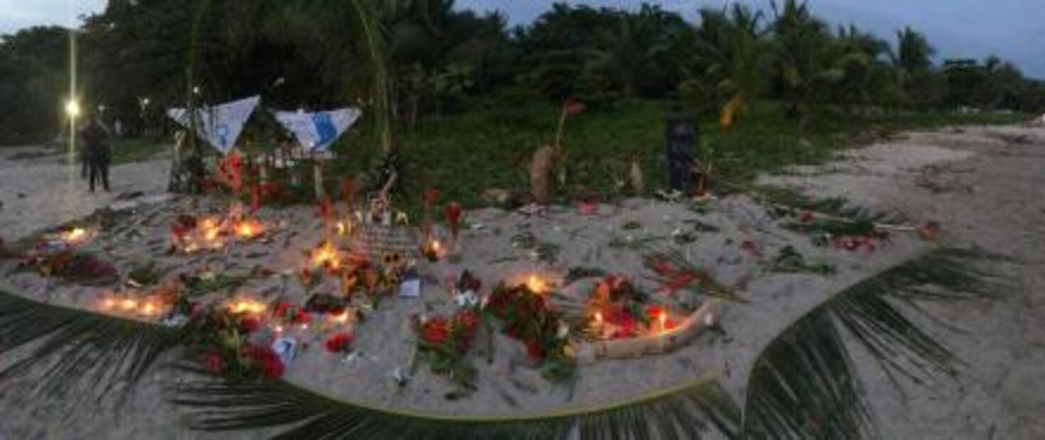 Realizan vigilia y marcha blanca en playa de Costa Rica en honor a mexicana asesinada