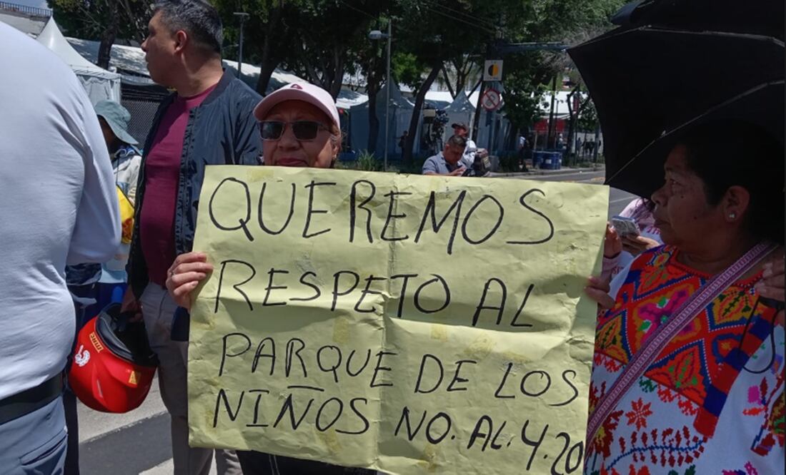 Vecinos de la colonia Guerrero y Centro Histórico bloquean Eje Central en contra de uno de los puntos cannábicos recién inaugurados en la Plaza de la Concepción, en la Ciudad de México, el 5 de agosto de 2025. Foto: archivo Fabián Evaristo/EL UNIVERSAL