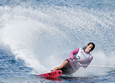 Chapoy esquía al bronce