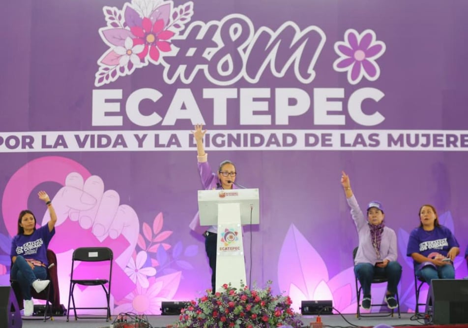 Azucena Cisneros Coss, presidenta municipal de Ecatepec, presenta el programa “Ecatepec nos Cuidamos Todas” para combatir delitos de género. Foto: Especial