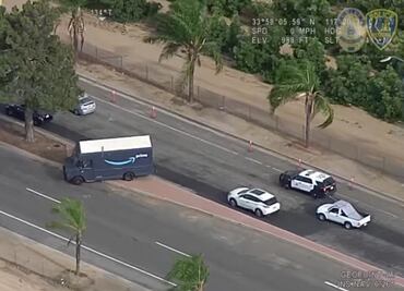 Detienen a hombre que allanó y robó una camioneta de Amazon en California