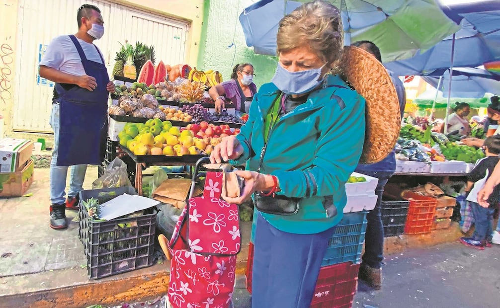 Entre los bienes y servicios cuyos precios tuvieron mayor incidencia al alza de la inflación sobresalen el chile serrano que repuntó 24.76% en el mes, la calabacita, 17.05% y el jitomate, con 14.34%.