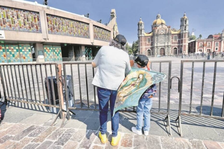 Caminan kilómetros para expresar su fe