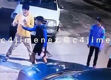 ¿Travesura o maldad? Menores arrojan cohete en ventana; se rompe y cristales caen en cama de niña de 4 años