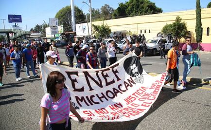CNTE y normalistas marchan en Morelia