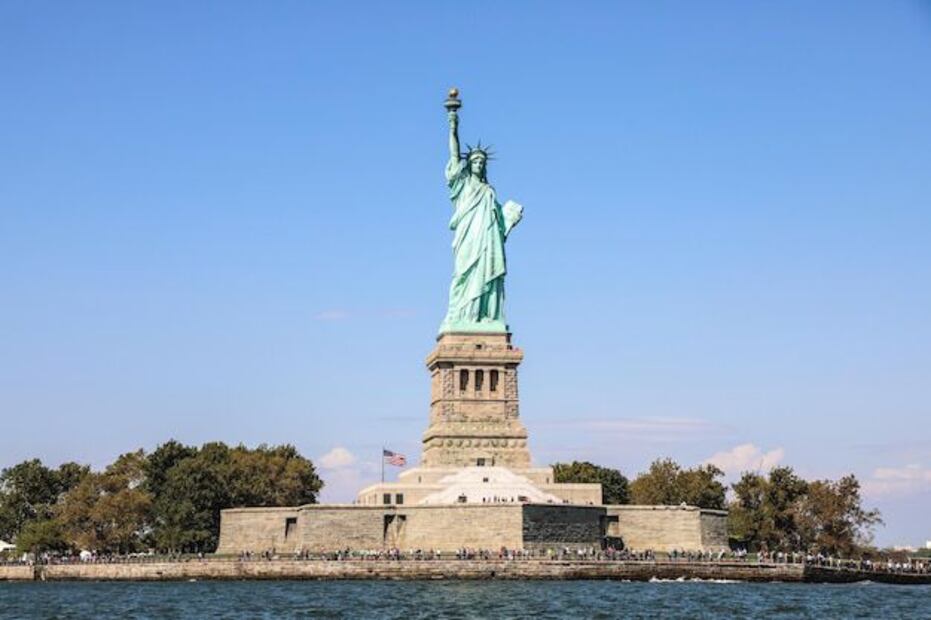 Un análisis de la tasa de inmigración neta por estado en 2023. Fuente: Freepik.