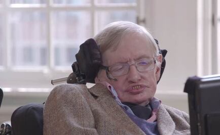 Hawking felicita a NASA por llegar a Plutón