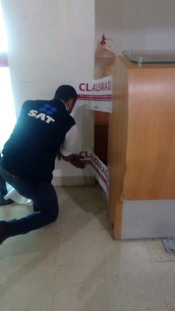 SAT clausura sitio de taxis por no dar factura electrónica en Durango